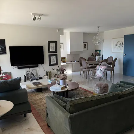 Luxury Penthous 150m -private Rooftop Terrace 300 M In With Pool 公寓 *
