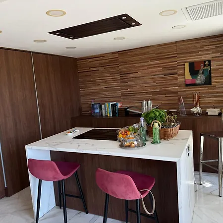 公寓 Luxury Penthous 150m -private Rooftop Terrace 300 M In With Pool *
